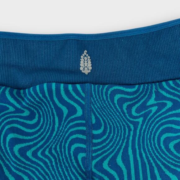 Free People Movement Crossover Waist Jacquard Biker Short Wave Runner Size Small - Picture 4 of 7